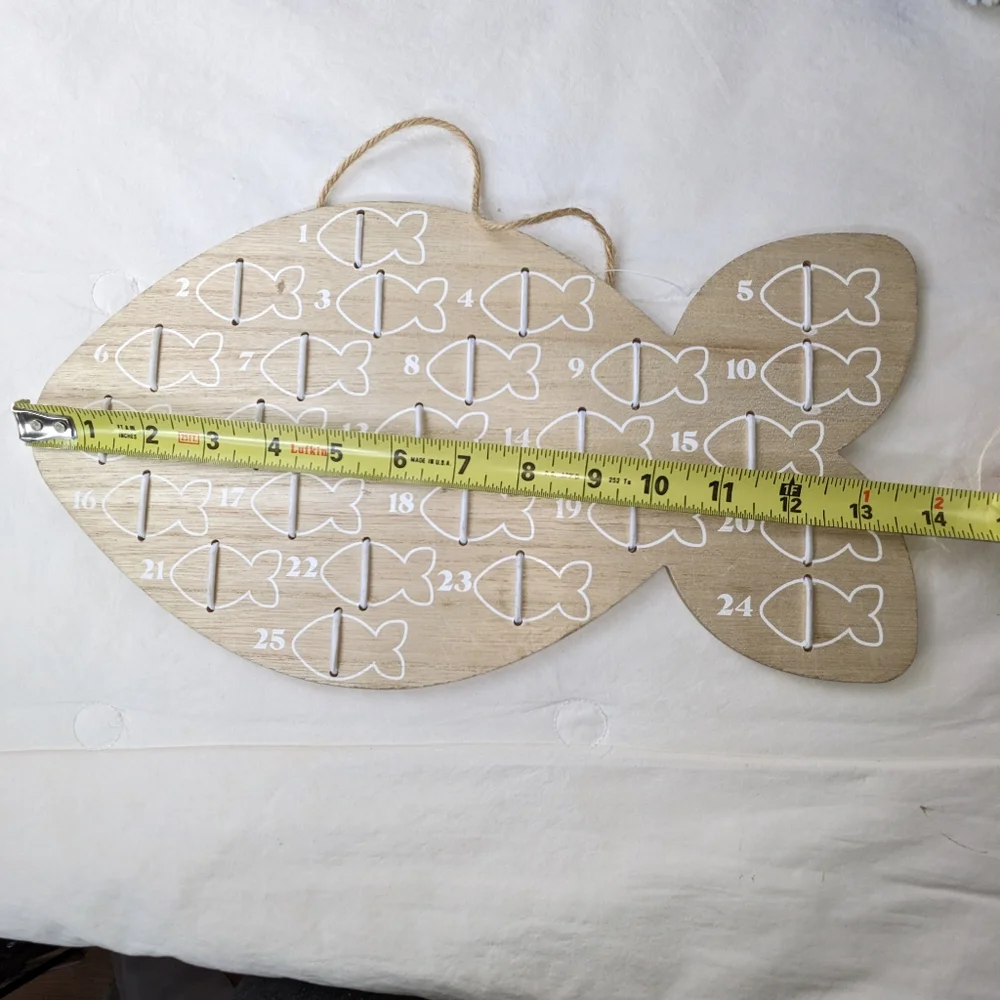 Pet Cat Toy Countdown Calendar wood NWT cat small animal fish shape cream